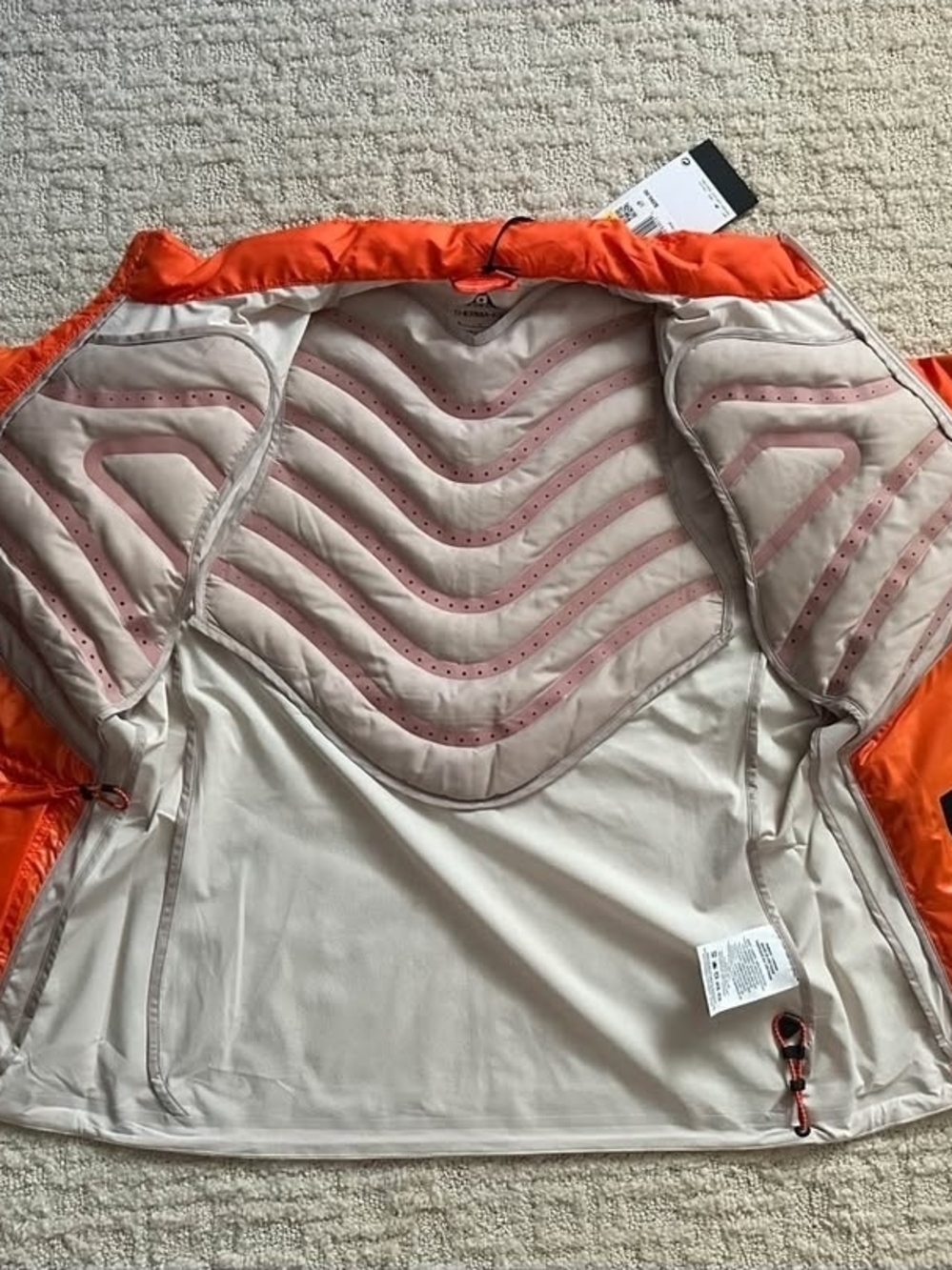 Nike ACG Women’s Orange and Cream Quilted Puffer Jacket - Picture 2 of 6